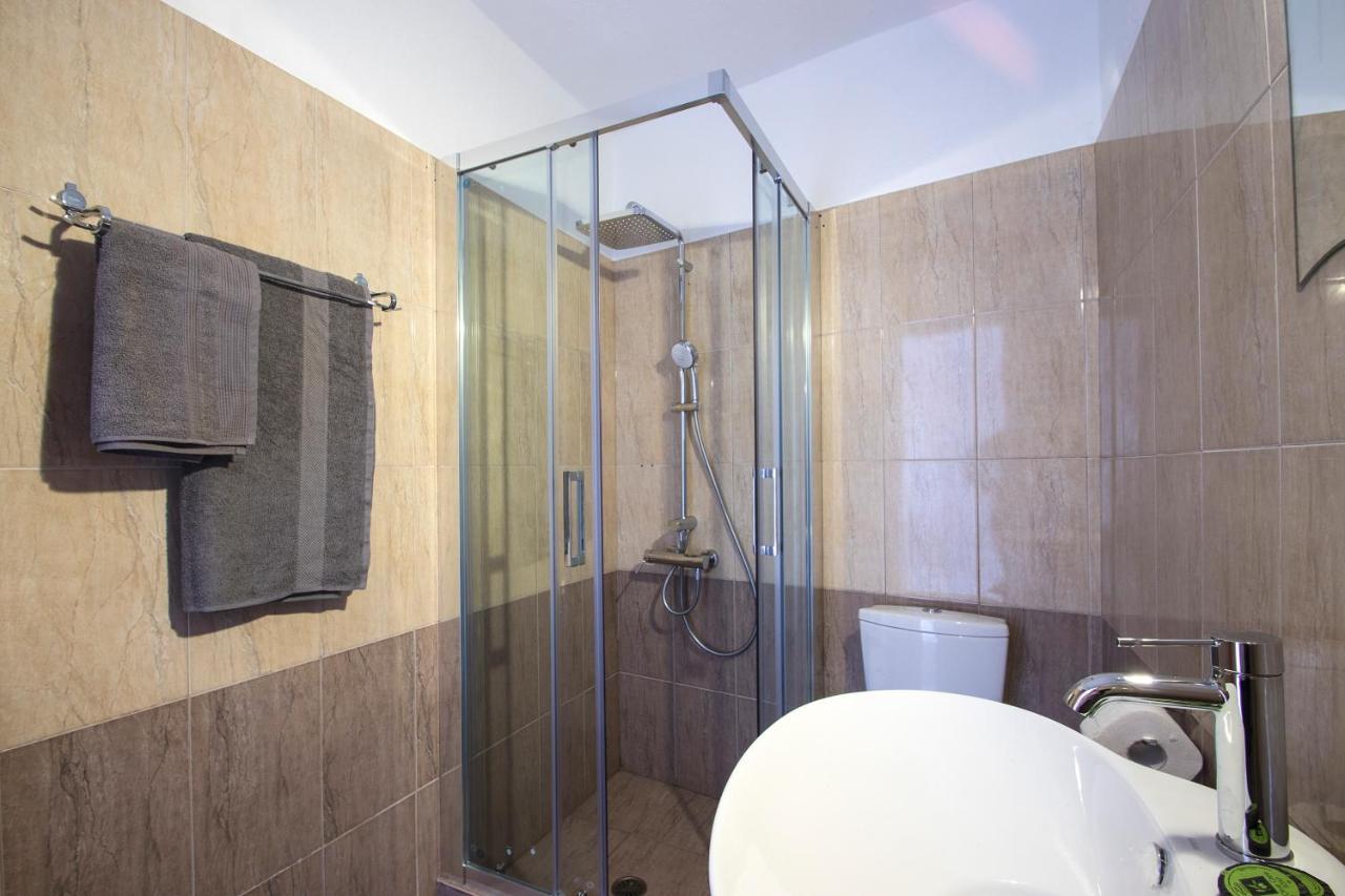 D & E Apartments Skiathos Town Exterior foto