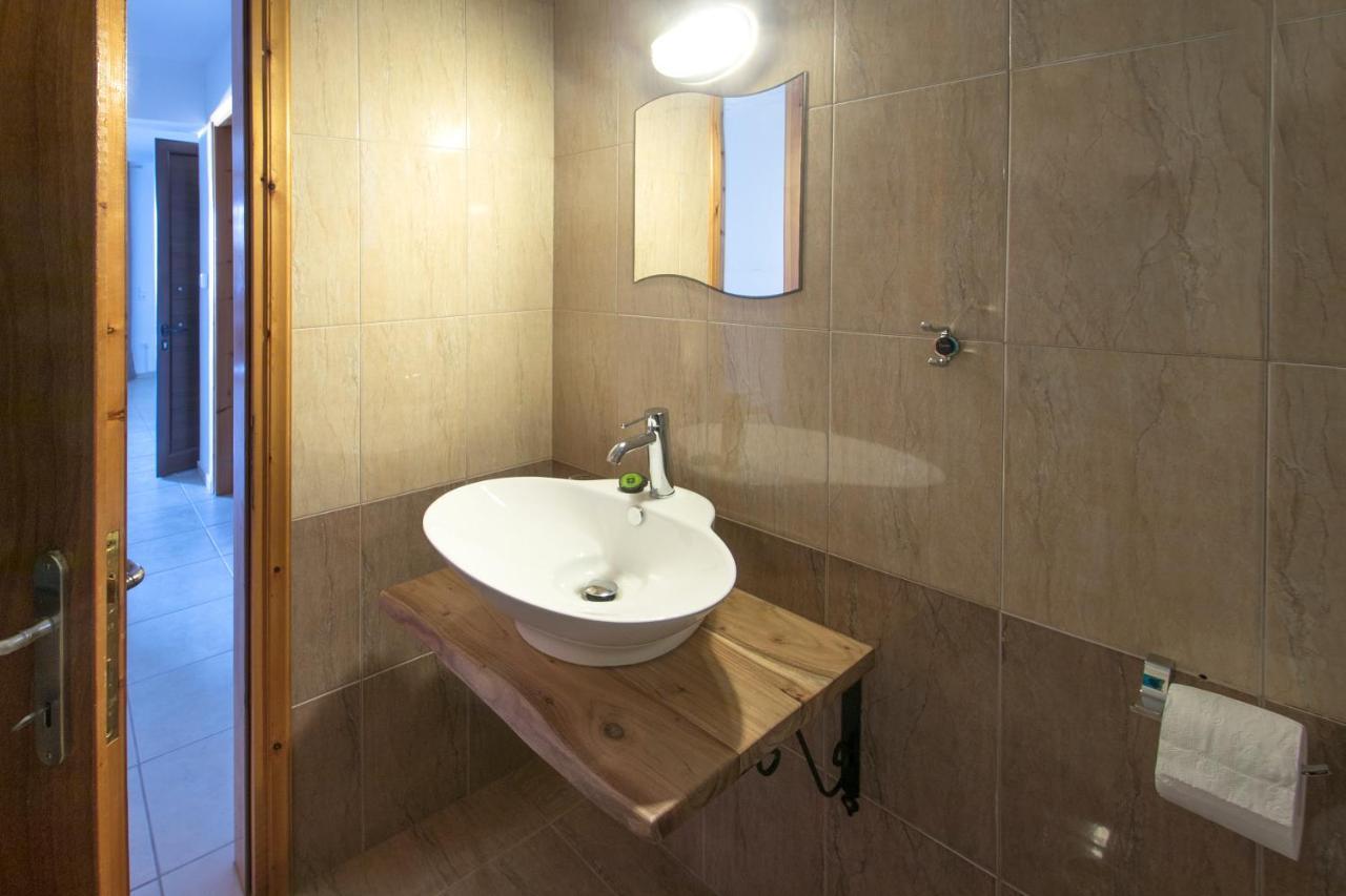 D & E Apartments Skiathos Town Exterior foto